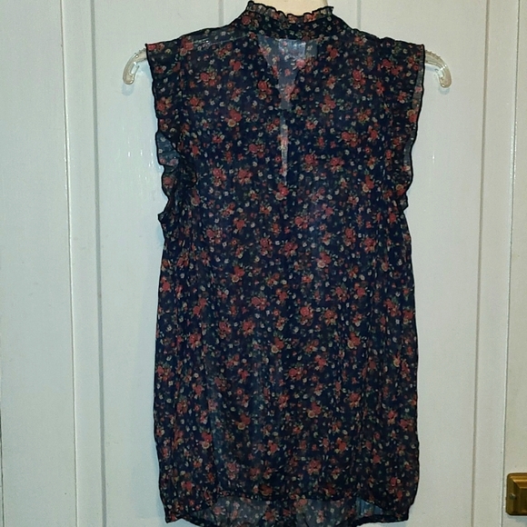 🤰Two Hearts Blouse🤰 - Picture 8 of 10